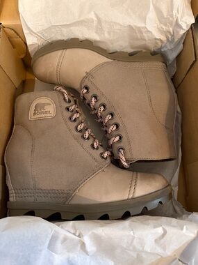 Sorel Women's Taupe Canvas Lace-Up Ankle Boots